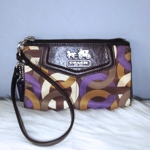 Coach Madison Op Art wristlet EUC - Picture 2 of 6